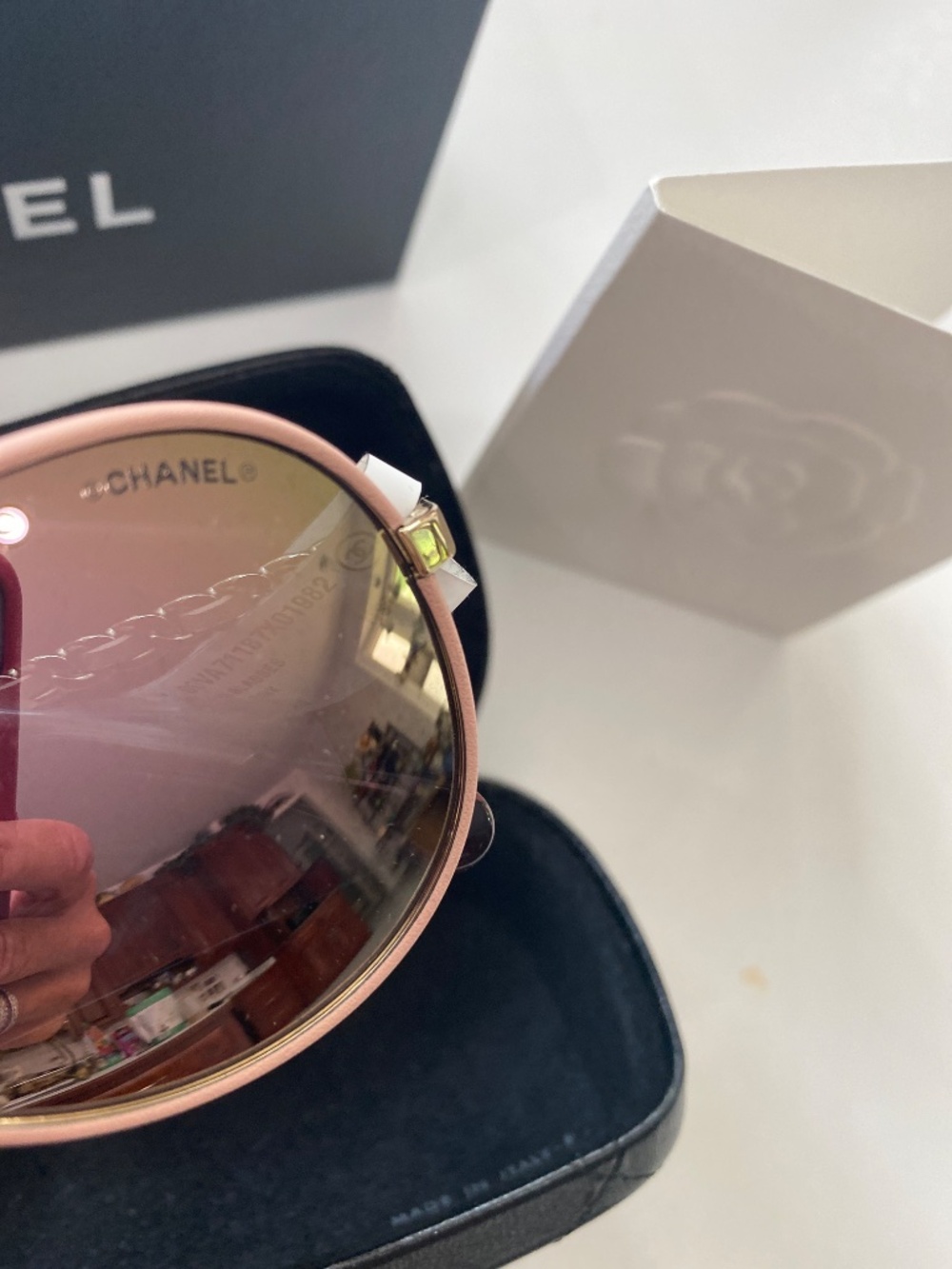 Chanel pink leather pilot sunlasses - Picture 2 of 9